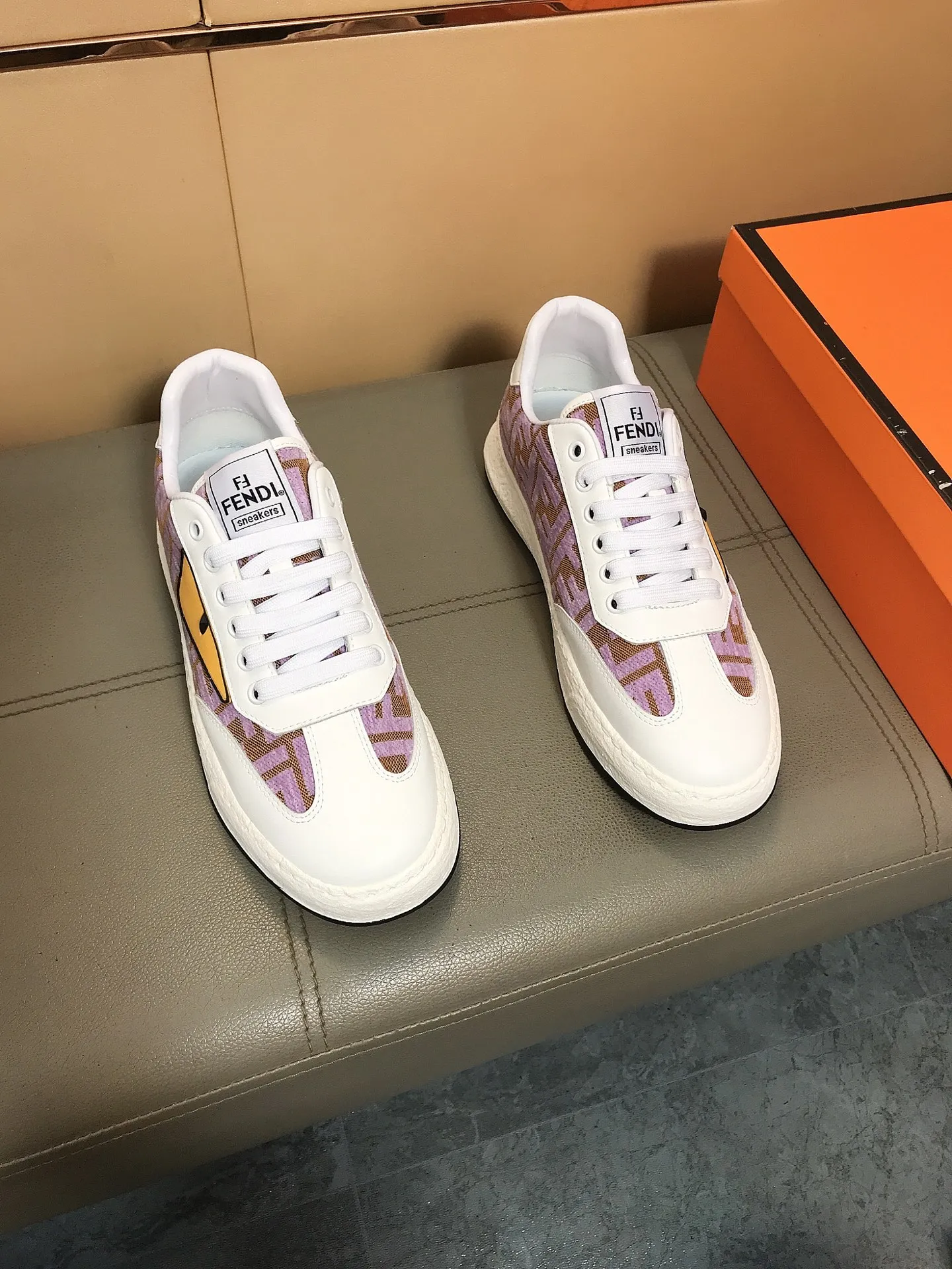 Men's Men's Shoes 230 🔆🔆👉Fendi [Fendi] Men's new low-top casual shoes are on the market🔥The shoe body is made of brand-specific printed fabric + cowhide, sheepskin foot pads, breathable and not covering the feet! Fashionable casual shoes 🙈Outsole is ultra-light, non-slip and wear-resistant👣 Standard size 38-44